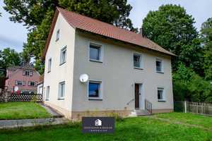 Gemütliches Wohnhaus mit Garage in ruhiger Lage von Schlicht an der Vils - renovierungsbedürftig – Amberg-Sulzbach (Kreis) – Vorschaubild 1
