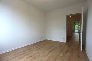 VOLLSTÄNDIG RENOVIERTE 3 ZIMMER WOHNUNG IN VENNHAUSEN MIT GROßEM BALKON UND NEUEM LAMINAT – Vennhauser Allee 186, 40627 Vennhausen, Düsseldorf – Vorschaubild 23