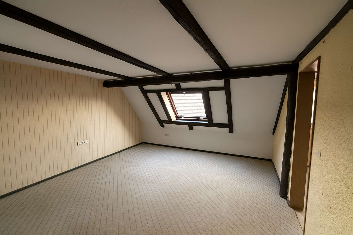 Immobilie in Herzberg am Harz - Schönes Mehrfamilienhaus mit einer Wohnfläche von ca. 328 m² und einem Grundstück von ca. 528 m² - Bild 2