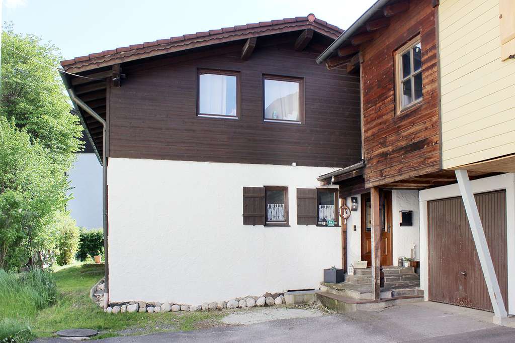 Immobilie in Kiefersfelden - Gemütliches und charmantes ca. 170 m2 großes EFH in Kiefersfelden - Bild 1