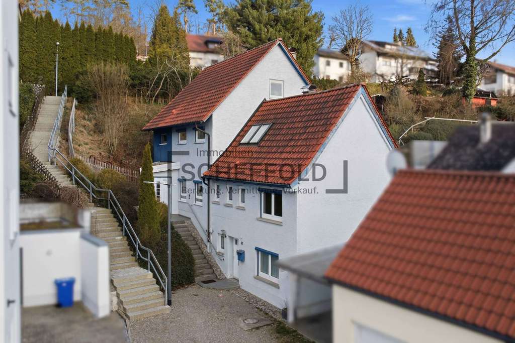 Immobilie in Ochsenhausen - Für Liebhaber! Charmantes Einfamilienhaus mit Einliegerwohnung und Raum zur persönlichen Entfaltung - Bild 3