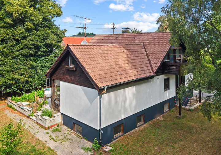 Im Süden von Ravensburg
- Renovierungsbedürftiges Wohnhaus mit weitläufigem Grundstück
