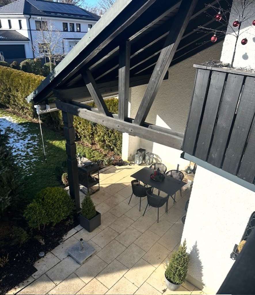 Immobilie in Ottobrunn - Elegante modernisierte 5-Zimmer Doppelhausvilla mit 180 m² Wohnfläche in Bestlage Ottobrunn - Bild 1