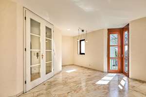 WOHNEN MIT BLICK AUF DIE PFERDEKOPPEL! 4 Zimmer Maisonette mit Stellplatz, Einbauküche und Balkon – Die vollständige Adresse der Immobilie erhältst du vom Anbieter., 65207 Kloppenheim, Wiesbaden – Vorschaubild 4