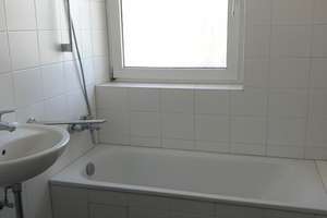 Schicke 3-Zimmer-Wohnung in Laufamholz kurzfristig verfügbar! – Schupfer Str. 42, 90482 Laufamholz, Nürnberg – Vorschaubild 3