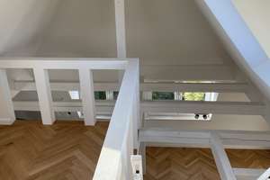 kernsanierte 2,5-Zimmer-Galeriewohnung mit Einbauküche & Ausblick! – Die vollständige Adresse der Immobilie erhältst du vom Anbieter., 70193 Hölderlinplatz, Stuttgart – Vorschaubild 3