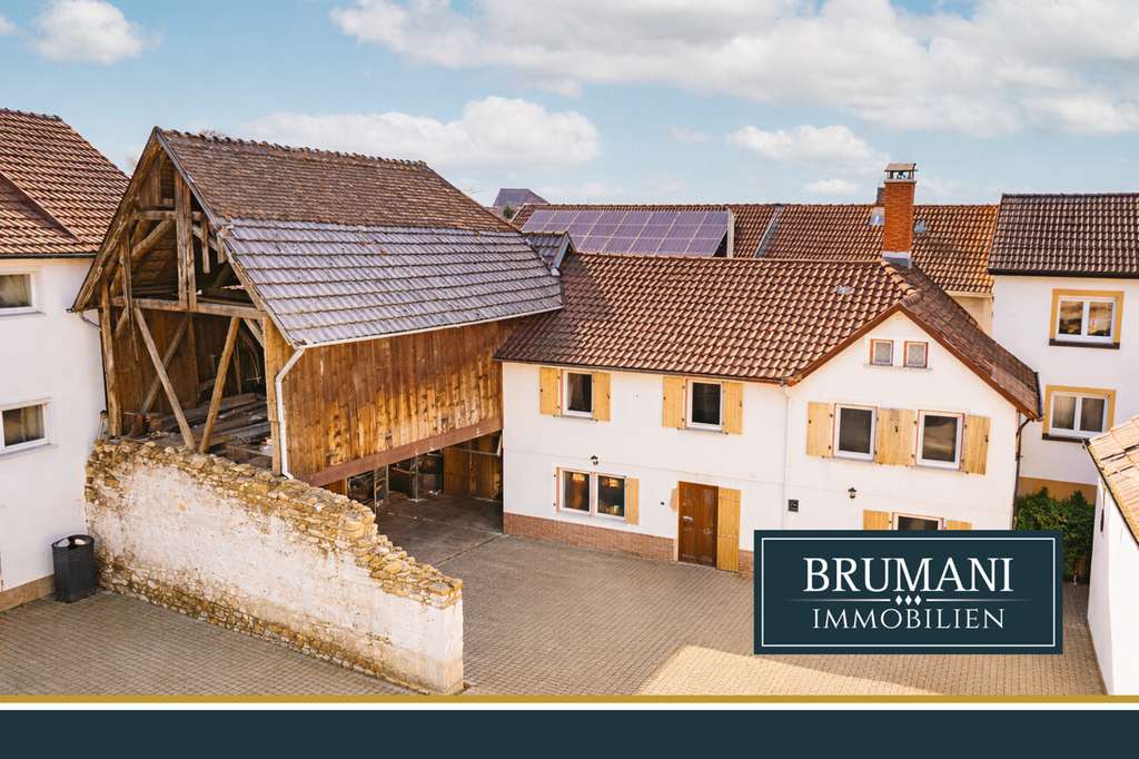 Immobilie in Herbolzheim - BRUMANI | Saniertes und helles Einfamilienhaus mit großer Scheune und Werkstatt in Herbolzheim - Bild 0