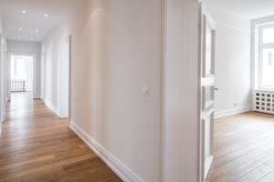 Luxuriöse Altbau-Wohnung 
4-ZKBB in Wiesbaden City – Die vollständige Adresse der Immobilie erhältst du vom Anbieter., 65183 Mitte, Wiesbaden – Vorschaubild 1