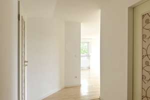 Sonnige und freundliche DG-Wohnung mit Dachterrasse – Die vollständige Adresse der Immobilie erhältst du vom Anbieter., 81739 Waldperlach, München – Vorschaubild 7
