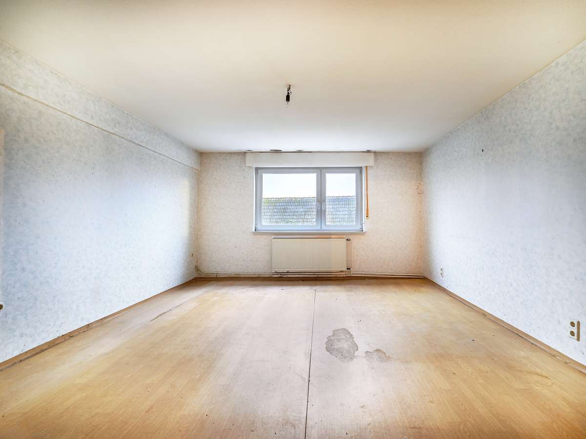 Immobilie in Marxzell - Sanierungsobjekt mit Potential: Zweifamilienhaus, großes Grundstück und viel Platz für Handwerk - Bild 0