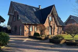 Einfamilienhaus zu vermieten mit Carport – Die vollständige Adresse der Immobilie erhältst du vom Anbieter., 26215 Wiefelstede – Vorschaubild 2