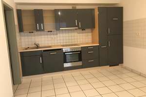 Helle, gut geschnittene 2-Zimmer Souterrain-Wohnung mit EBK und Terrasse – Wüllenweberstrasse 53, 41066 Neuwerk-Mitte, Mönchengladbach – Vorschaubild 2
