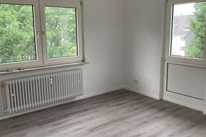 Neu sanierte, geräumige 1-Zimmer-Wohnung mit grosser Wohnküche zur Miete in Wuppertal