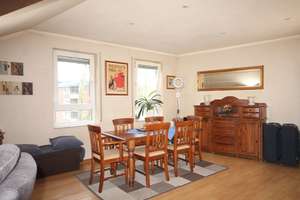 Vermietete 2-Zimmer-DG-Wohnung mit Duplex-Parker in Köln-Bickendorf