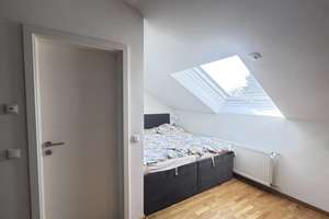 Großzügige Dachgeschosswohnung m. 3 Schlafz., 2 vollwert. Bädern und außergewöhnlichem  Platzangebot – Die vollständige Adresse der Immobilie erhältst du vom Anbieter., 40593 Urdenbach, Düsseldorf – Vorschaubild 8