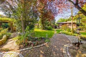 Einfamilienhaus in Fredersdorf - Mit Wintergarten, Einbauküche, Pool, Garten, opt. Einliegerwohnung – Die vollständige Adresse der Immobilie erhältst du vom Anbieter., 15370 Fredersdorf-Vogelsdorf – Vorschaubild 16