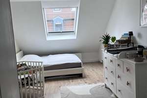 Schöne 3-Zimmer Dachgeschosswohnung mit Terrasse in Neckarau – Die vollständige Adresse der Immobilie erhältst du vom Anbieter., 68199 Neckarau, Mannheim – Vorschaubild 2