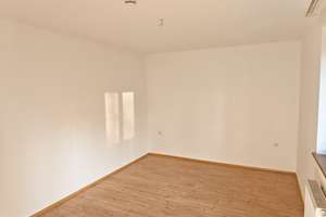 Frisch renovierte 2‑Zimmer‑Wohnung mit Garage in Augsburg‑Lechhausen – Ernst-Moritz-Arndt-Straße 25b, 86167 Lechhausen-West, Augsburg – Vorschaubild 3