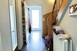 **DEMNÄCHST MODERNISIERT**Familiengerechtes Reihenhaus mit Dachstudio sucht nette Mieter! – Die vollständige Adresse der Immobilie erhältst du vom Anbieter., 53117 Auerberg, Bonn – Vorschaubild 2
