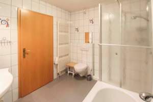 Charmantes Einfamilienhaus mit 6 Zimmern, großem Garten und Carport in gehobener Nachbarschaft – Die vollständige Adresse der Immobilie erhältst du vom Anbieter., 34308 Bad Emstal – Vorschaubild 6
