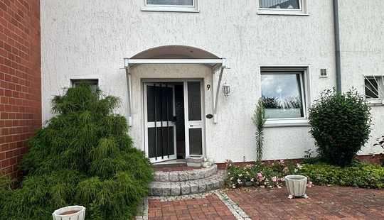 Bild von Modernisiertes Reihenmittelhaus mit Garage in Peine