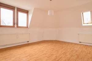 Altbaujuwel mit Balkon 4 Zimmer im Herzen von Bad Cannstatt – Die vollständige Adresse der Immobilie erhältst du vom Anbieter., 70376 Oberer Schlossgarten, Stuttgart – Vorschaubild 4