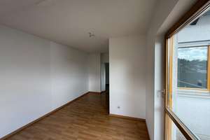 Sofort verfügbare Doppelhaushälfte mit Garten in ruhiger Wohnlage von Nürnberg-Brunn – Die vollständige Adresse der Immobilie erhältst du vom Anbieter., 90475 Brunn, Nürnberg – Vorschaubild 20