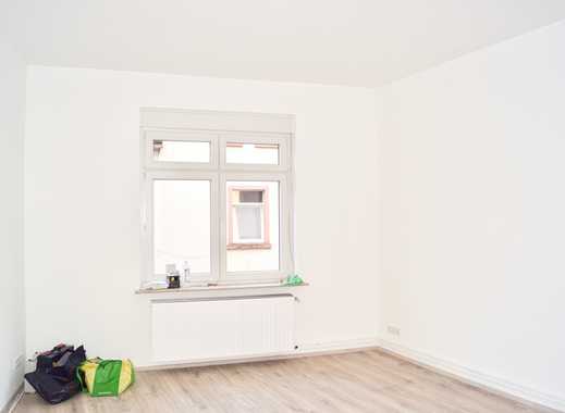 Helle 2 Zimmer Altbau-Wohnung mit Einbauküche * Erstbezug nach Sanierung