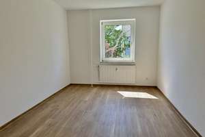 EINZIEHEN UND WOHLFÜHLEN: HELLE UND GEPFLEGTE WOHNUNG MIT BALKON UND NEUER AUSSTATTUNG – Erlenweg 15, 65187 Biebrich, Wiesbaden – Vorschaubild 9