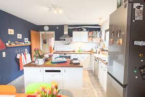 Geräumige 6-Zimmer-Wohnung mit Garten, Terrasse, Garage und Einliegerwohnung – Lerchenweg 2, 71573 Allmersbach im Tal – Vorschaubild 3