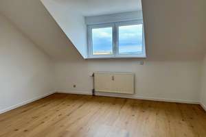 Modernisierte und WG taugliche 3-Zimmer-Dachgeschosswohnung in Mannheim-Rheinau – Relaisstraße 13, 68219 Rheinau, Mannheim – Vorschaubild 3