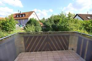 Großzügig wohnen. Naturnah leben. 3,5-Zimmer mit Kaminofen & Balkon & Erholungswiese & Garage – Charlottenstraße 22, 74629 Pfedelbach – Vorschaubild 4