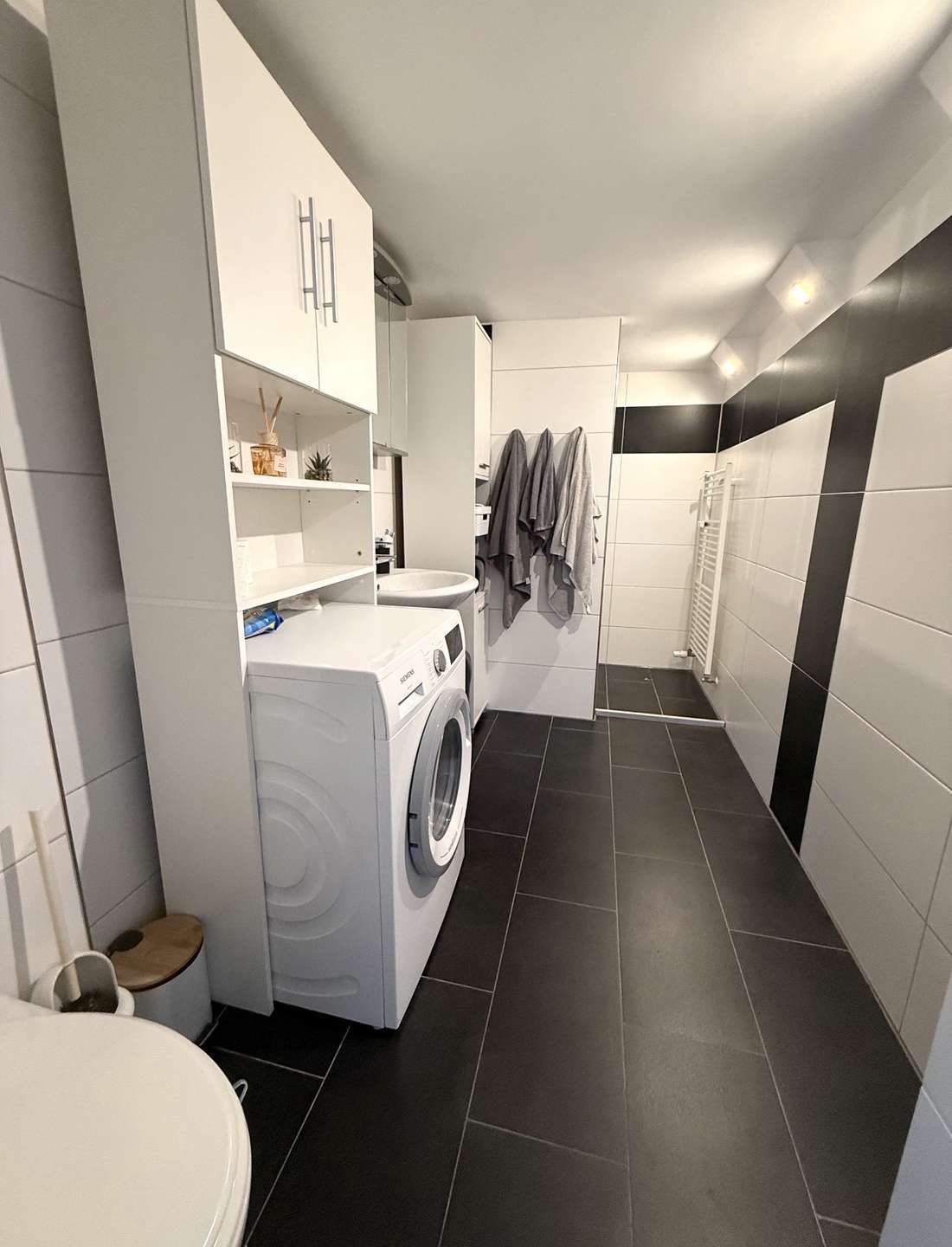 Immobilie in Erlensee - Attraktives Mehrfamilienhaus mit 3 Wohneinheiten in gefragter Lage von Erlensee - Bild 3