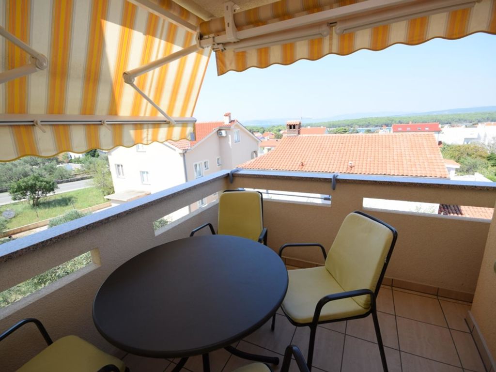 Appartement im Dachgeschoss mit Balkon und Meerblick auf ...
