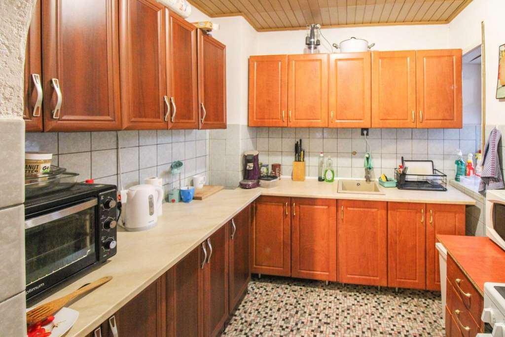 Immobilie in Böhl-Iggelheim - Einfamilienhaus mit 2 Garagen und großem überdachten Innenhof - Bild 2