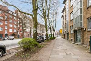 Sonne bis in den Abend: Kernsanierte 4-Zimmer-Wohnung mit Südwest-Balkon