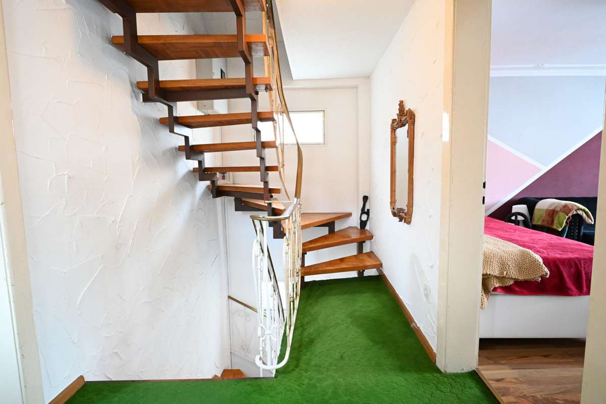 Immobilie in Großostheim - Einfamilienhaus mit Terrasse und Hofbereich in Großostheim! - Bild 4