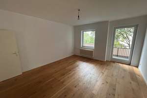 Helle modernisierte Wohnung mit Balkon und Aufzug in gefragter City-West-Lage – 10719 Wilmersdorf, Berlin – Vorschaubild 3