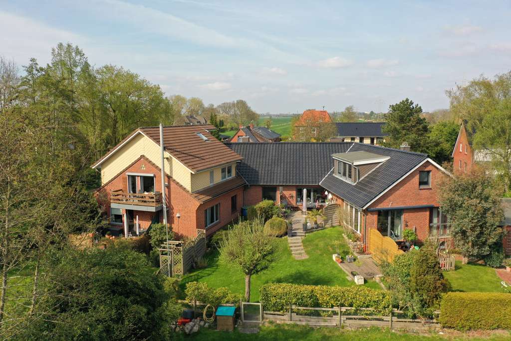 Immobilie in Cuxhaven - Mehrfamilienhaus mit 5 Wohneinheiten in guter Lage von Cuxhaven! - Bild 2