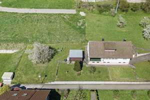 Ruhig gelegenes EFH mit großem Garten & Potenzial – Die vollständige Adresse der Immobilie erhältst du vom Anbieter., 78661 Dietingen – Vorschaubild 4