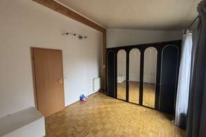  Reihenmittelhaus mit 3,5 Zimmern. Privatverkauf, bitte keine Makleranrufe. – Die vollständige Adresse der Immobilie erhältst du vom Anbieter., 53119 Tannenbusch, Bonn – Vorschaubild 11