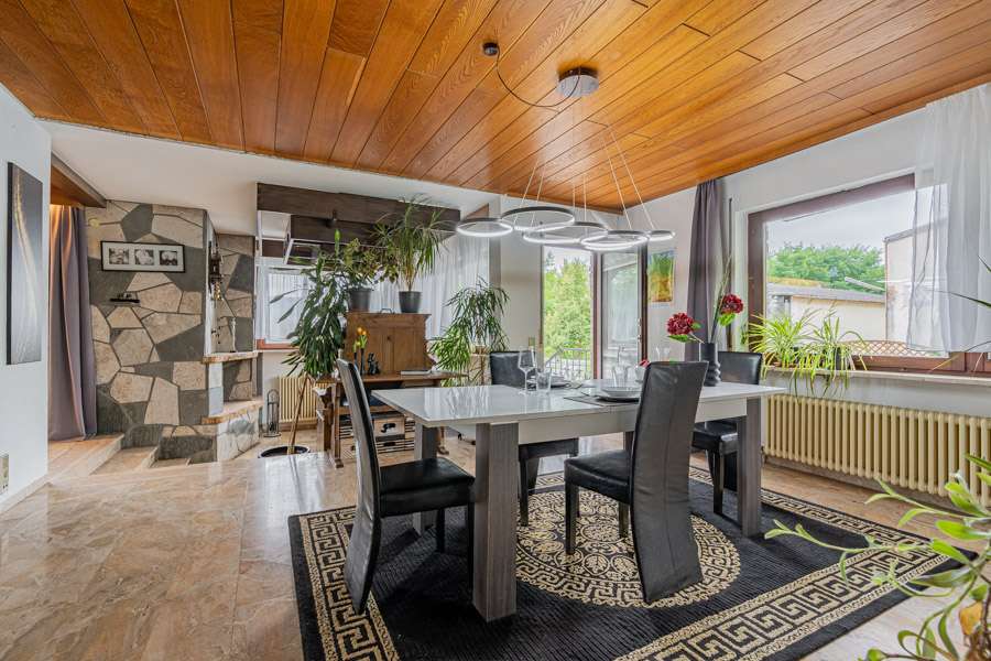 Immobilie in Pfaffenhofen - LIEGENSCHAFT - Besondere Architektenvilla mit ELW und Extras in Feldrandlage von Pfaffenhofen - Bild 1