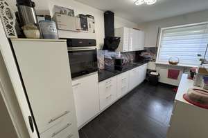 Gepflegte 4-Zimmer-Wohnung in Milbertshofen mit Südbalkon (nicht vermietet) – Humperdinckstr. 13, 80807 Milbertshofen, München – Vorschaubild 3