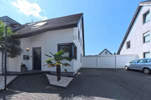 Modernes Reihenendhaus in Voerde mit schönem Garten: attraktives Wohnen für die Familie – Die vollständige Adresse der Immobilie erhältst du vom Anbieter., 46562 Voerde (Niederrhein) – Vorschaubild 2