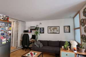 Hochwertig möblierte 1,5-Zimmer-Wohnung mit Balkon in Obersendling – befristet