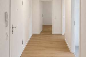 Frisch modernisierte Wohnung mit Südbalkon, Aufzug & Garage in Essen-Kettwig