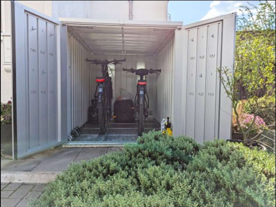 27 Fahrradgarage am Haus1