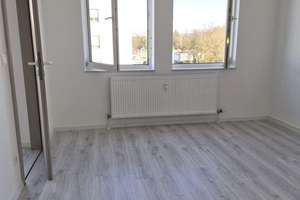 Einziehen & Losleben: Frisch renovierte 2-Zimmer-Wohnung mit Tiefgarage in KA-Oberreut – Woerishofferstraße 12, 76189 Oberreut, Karlsruhe – Vorschaubild 6