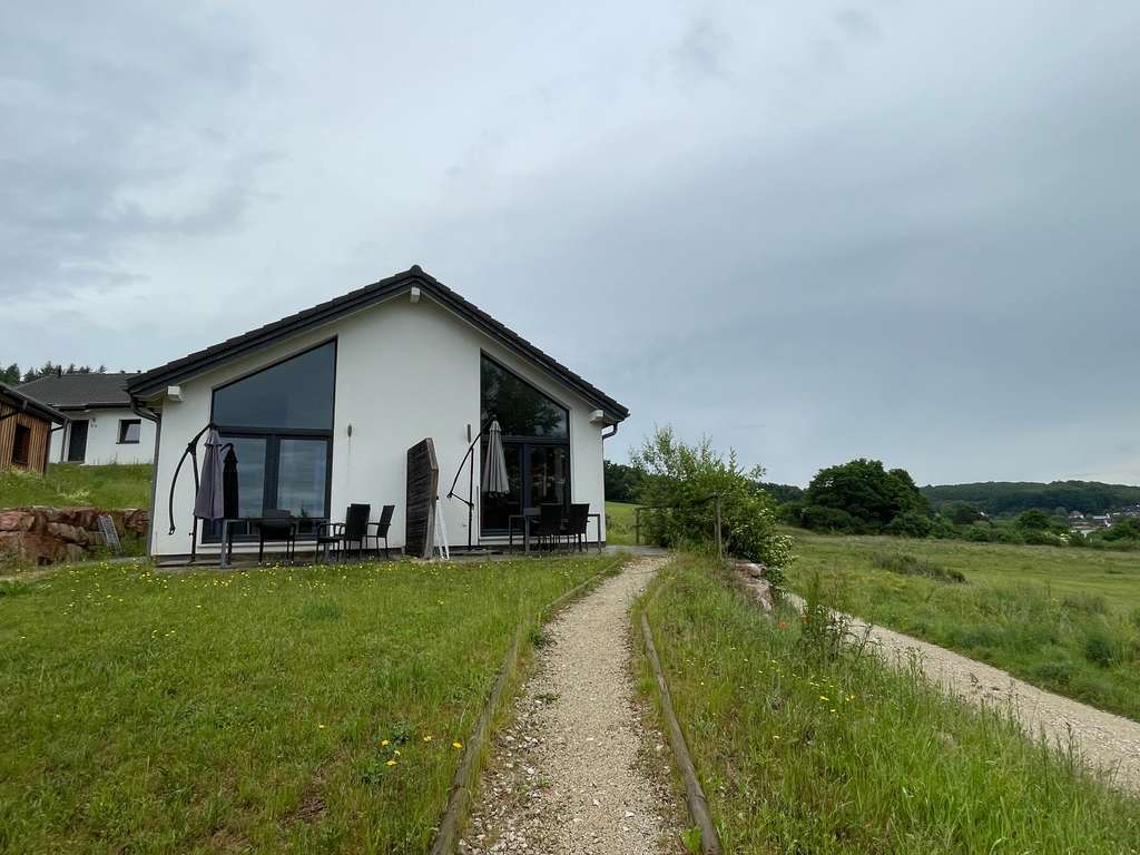 Immobilie in Mistelgau - Renditestarkes Set im Feriendorf Obernsees: 2 vollmöblierte Doppelbungalowhälften - Bild 1