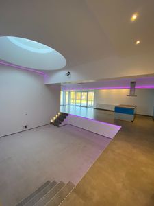 Exclusive 4 Zimmer Wohnung **WG geeignet 4-5 Personen** mit neuer Einbauküche